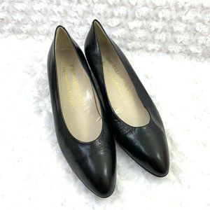 The Walking Pump by Rockport Black Leather Kitten size is 8.5 Narrow
